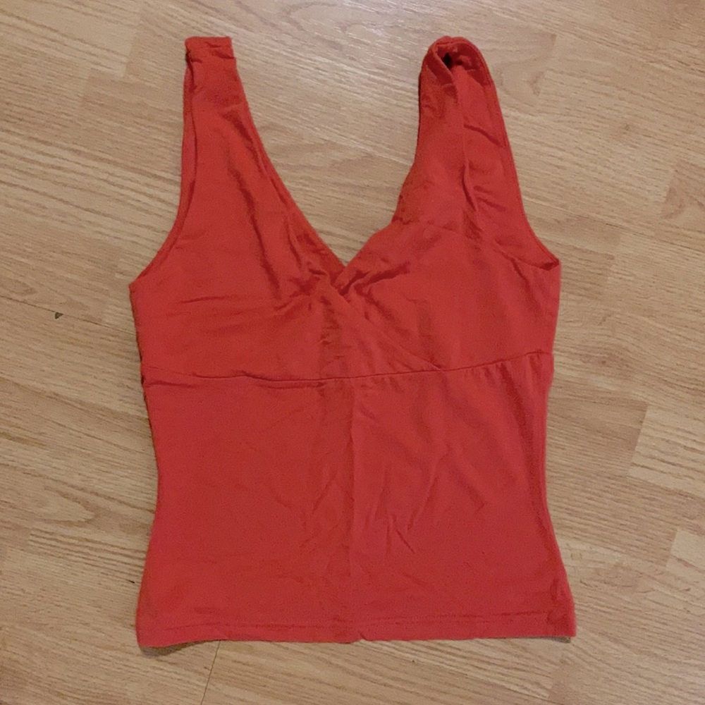 📍BOGO📍 DEEP V Tank - perfect with a skirt or pair of jeans